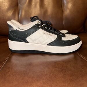Skechers Court & Classics | Hands Free Slip-Ins